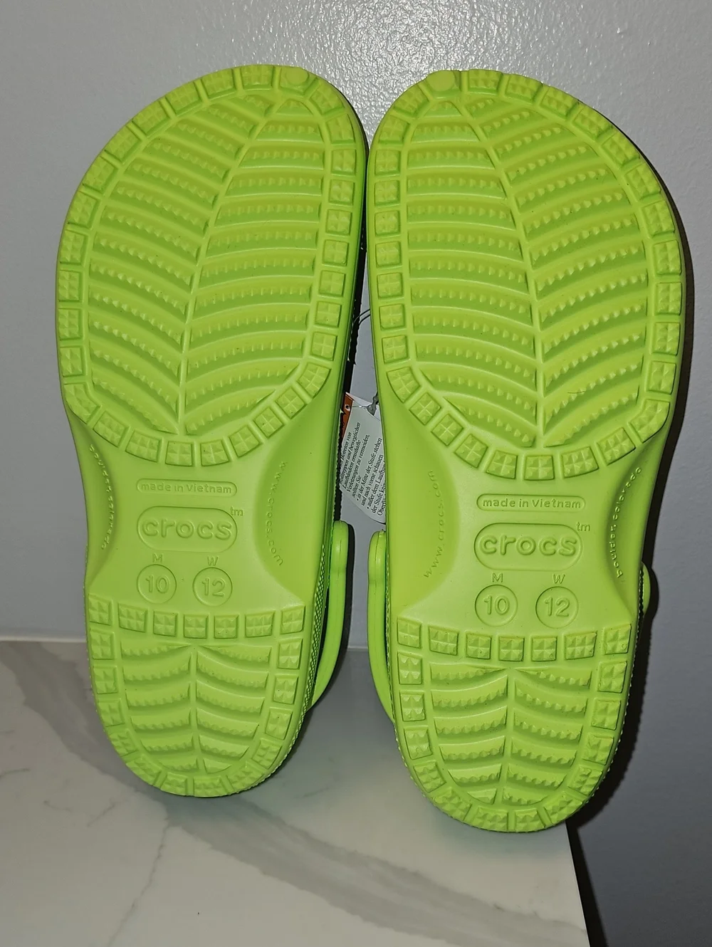 CROCS Classic Unisex Clogs In Limeade. NIB W/Tags.
